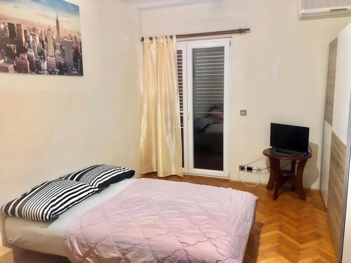 Danyja Apartments Sveti Filip i Jakov 0*,  Kroatië