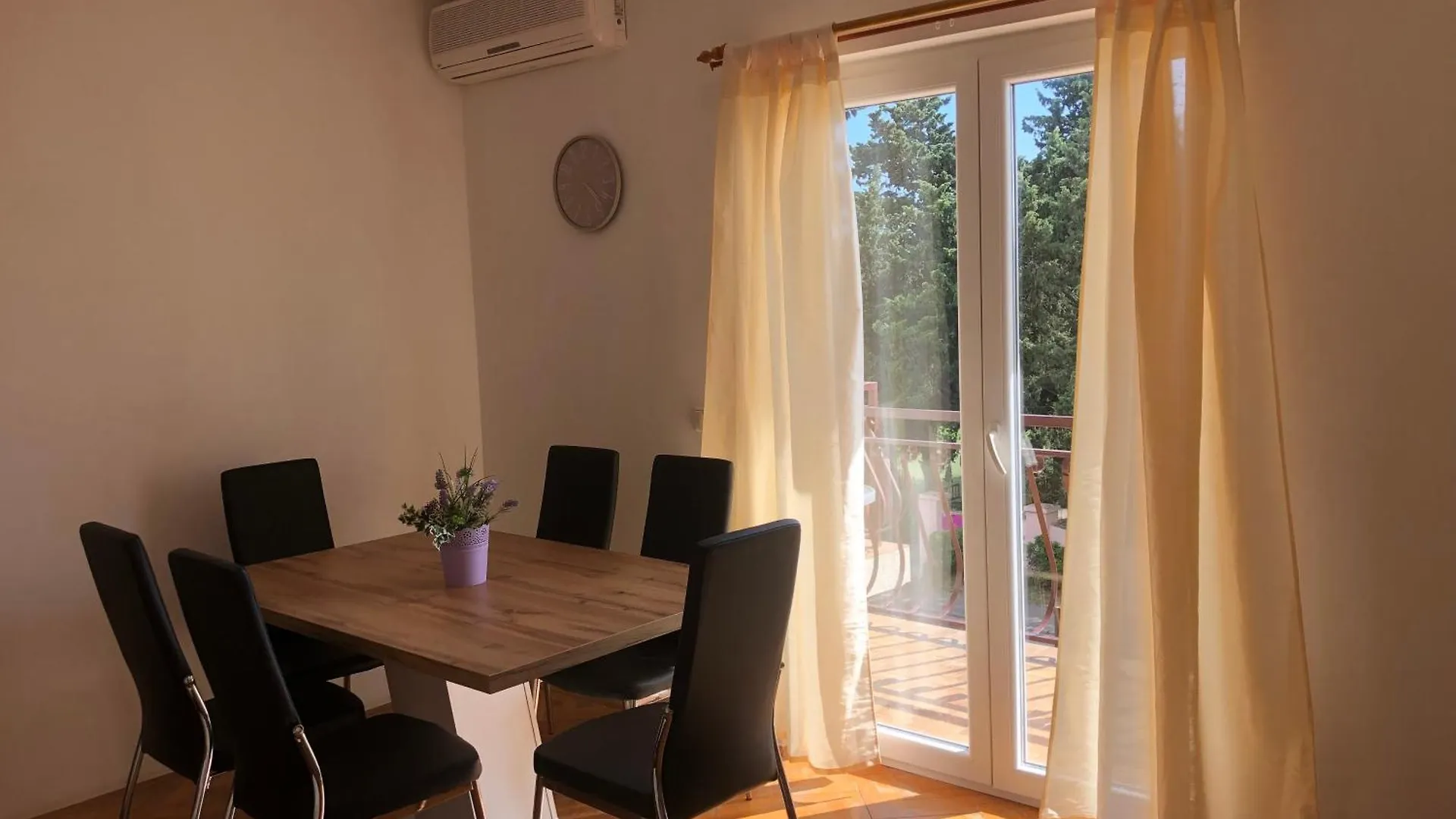 Danyja Apartments Sveti Filip i Jakov 0*,  Kroatië